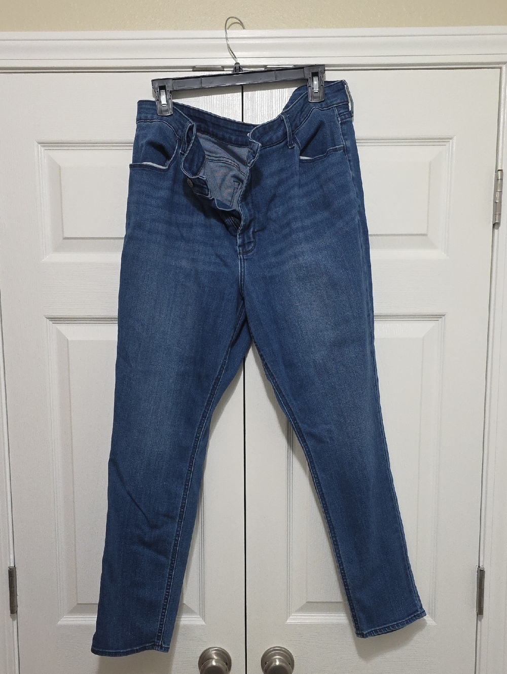 Old Navy Women's Skinny Jeans - Medium Blue Wash